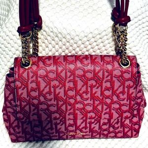 New Calvin Klein shoulder bag, red logo chain strap snap closure gold hardware.